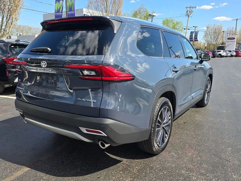 Used 2024 Toyota Grand Highlander AWD Hybrid image 7