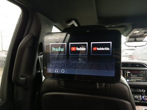 Used 2023 GMC Yukon XL Denali Ultimate image 16