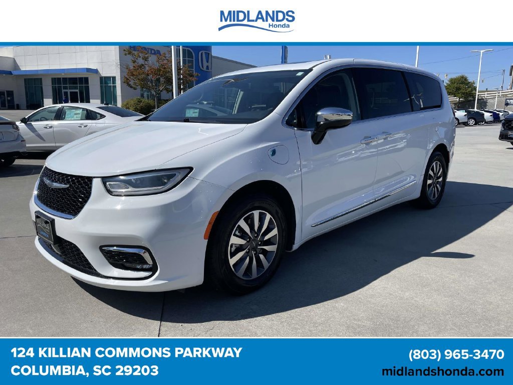 Used 2023 Chrysler Pacifica Limited FWD image 3