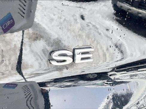 Used 2021 Ford EcoSport SE w/ SE Convenience Package image 7