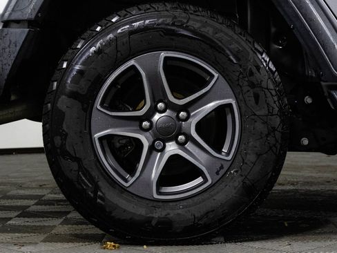 Used 2018 Jeep Wrangler Unlimited Sport S image 41