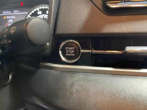 Used 2024 Mitsubishi Outlander ES FWD image 24