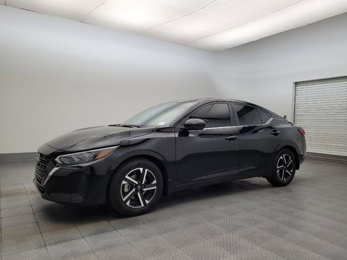 Used 2024 Nissan Sentra SV image 2