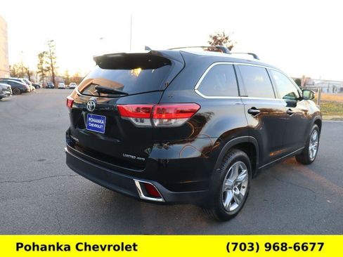 Used 2017 Toyota Highlander Limited image 7