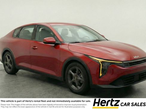 Used 2025 Kia K4 LXS image 1