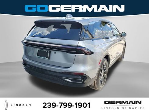 New 2026 Lincoln Nautilus Premier image 8