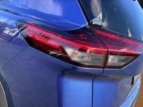 Used 2023 Nissan Rogue SL AWD/4WD image 31