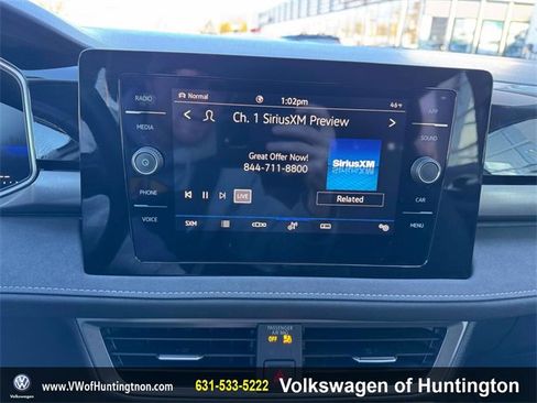 Certified 2025 Volkswagen Taos SE w/ Taos Adventure Package (SXB) image 28