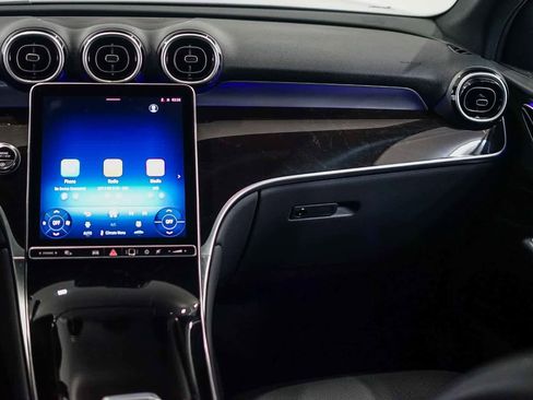 Used 2026 Mercedes-Benz GLC 300 image 13