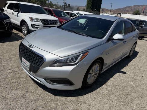 Used 2017 Hyundai Sonata SE FWD image 3