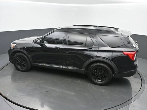 Used 2021 Ford Explorer XLT w/ Equipment Group 202A AWD/4WD image 55