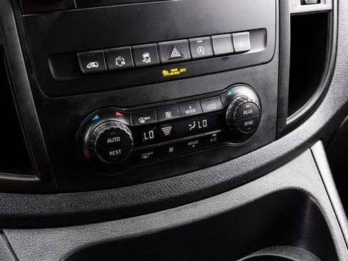 Used 2017 Mercedes-Benz Metris Passenger w/ Driver Efficiency Package image 21