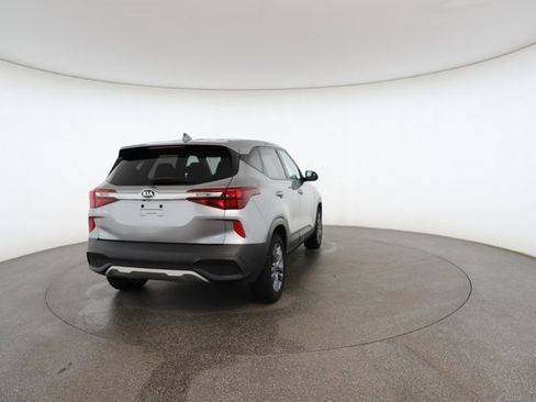 Used 2021 Kia Seltos LX image 16