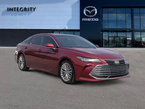 Used 2021 Toyota Avalon Limited w/ Advanced Safety Package FWD image 2