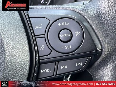 Used 2021 Toyota RAV4 LE AWD/4WD image 25
