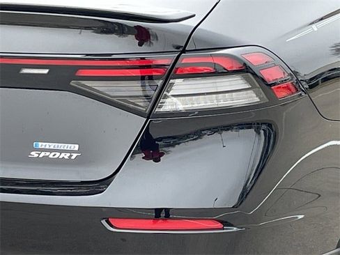 Used 2025 Honda Accord Sport image 6