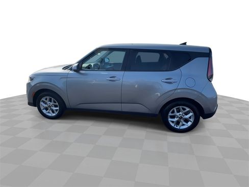 Used 2023 Kia Soul LX w/ Option Group 015 image 5