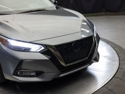 Used 2022 Nissan Sentra SR w/ Trunk Package FWD image 3