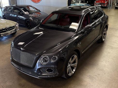 Used 2018 Bentley Bentayga image 11