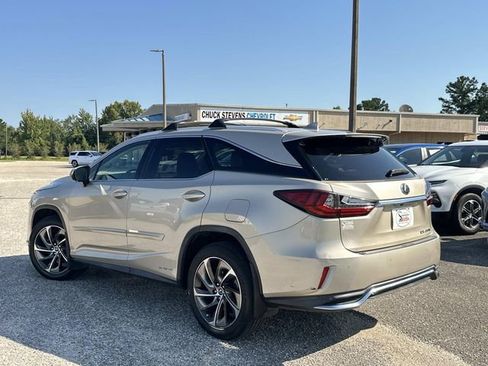 Used 2019 Lexus RX 450hL Luxury image 11