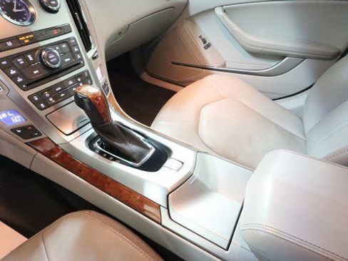Used 2011 Cadillac CTS Luxury RWD image 14