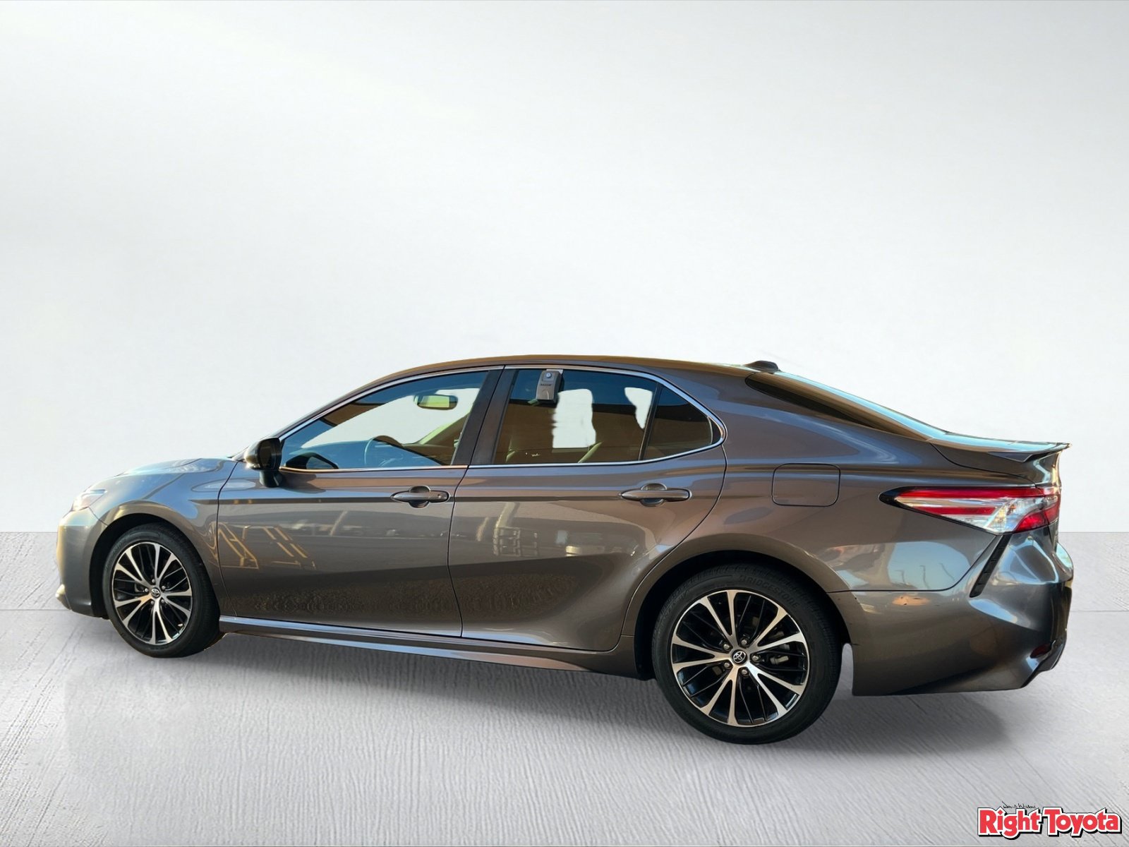 Certified 2020 Toyota Camry SE w/ Audio Package FWD image 3
