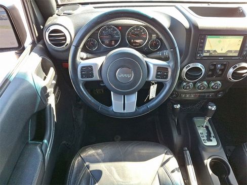 Used 2016 Jeep Wrangler Unlimited Rubicon image 11