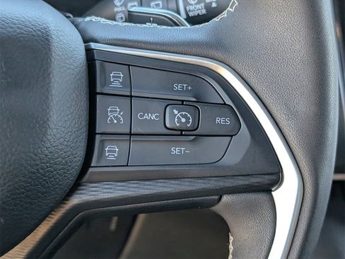 Used 2024 Jeep Grand Cherokee Altitude image 21