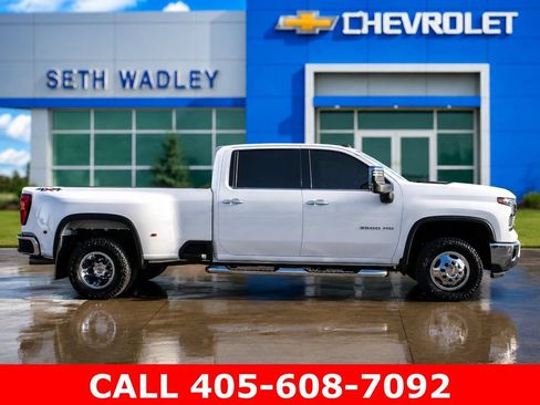 Used 2025 Chevrolet Silverado 3500 LTZ w/ LTZ Convenience Package AWD/4WD image 8