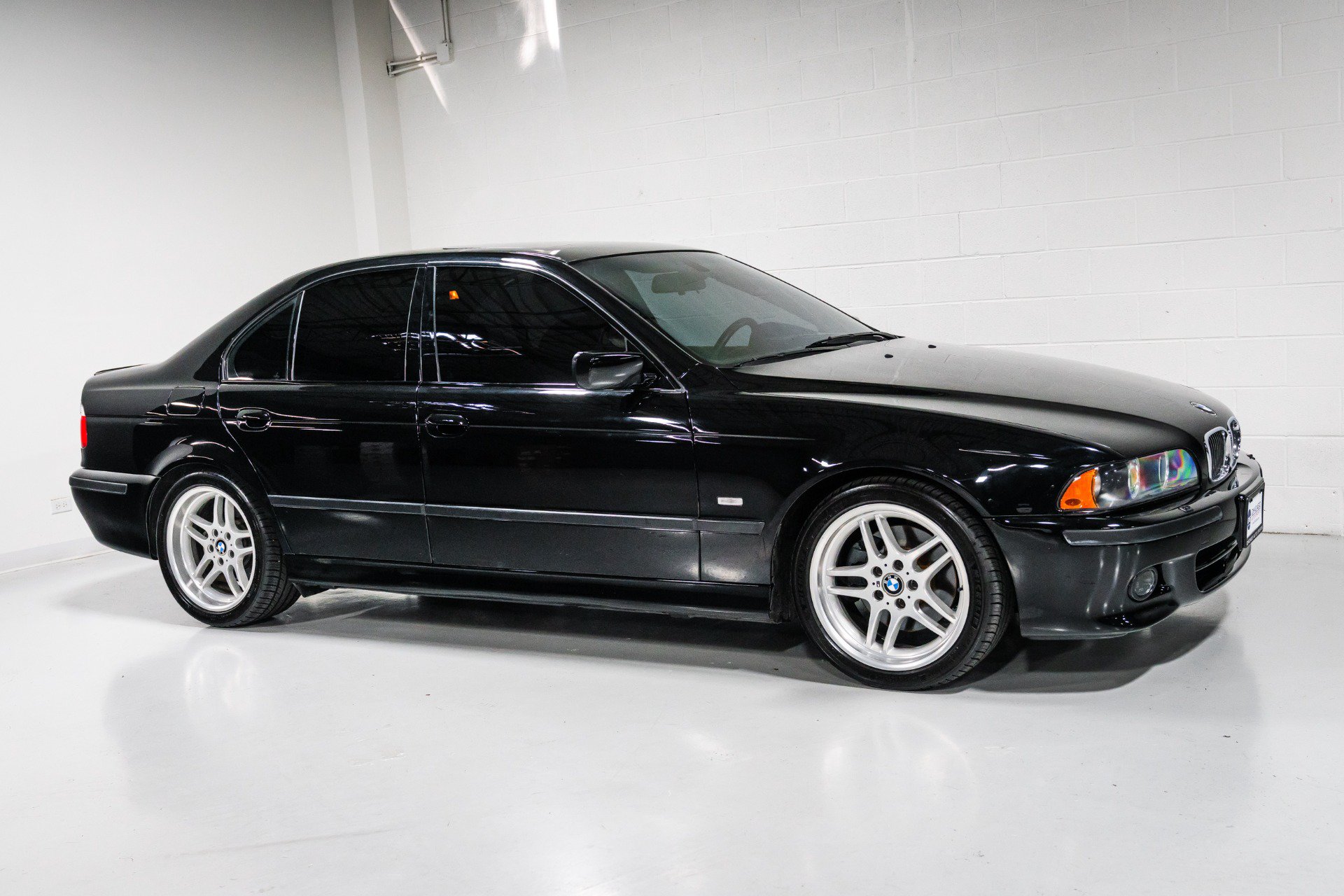 Used 2003 BMW 540i Sedan RWD image 1