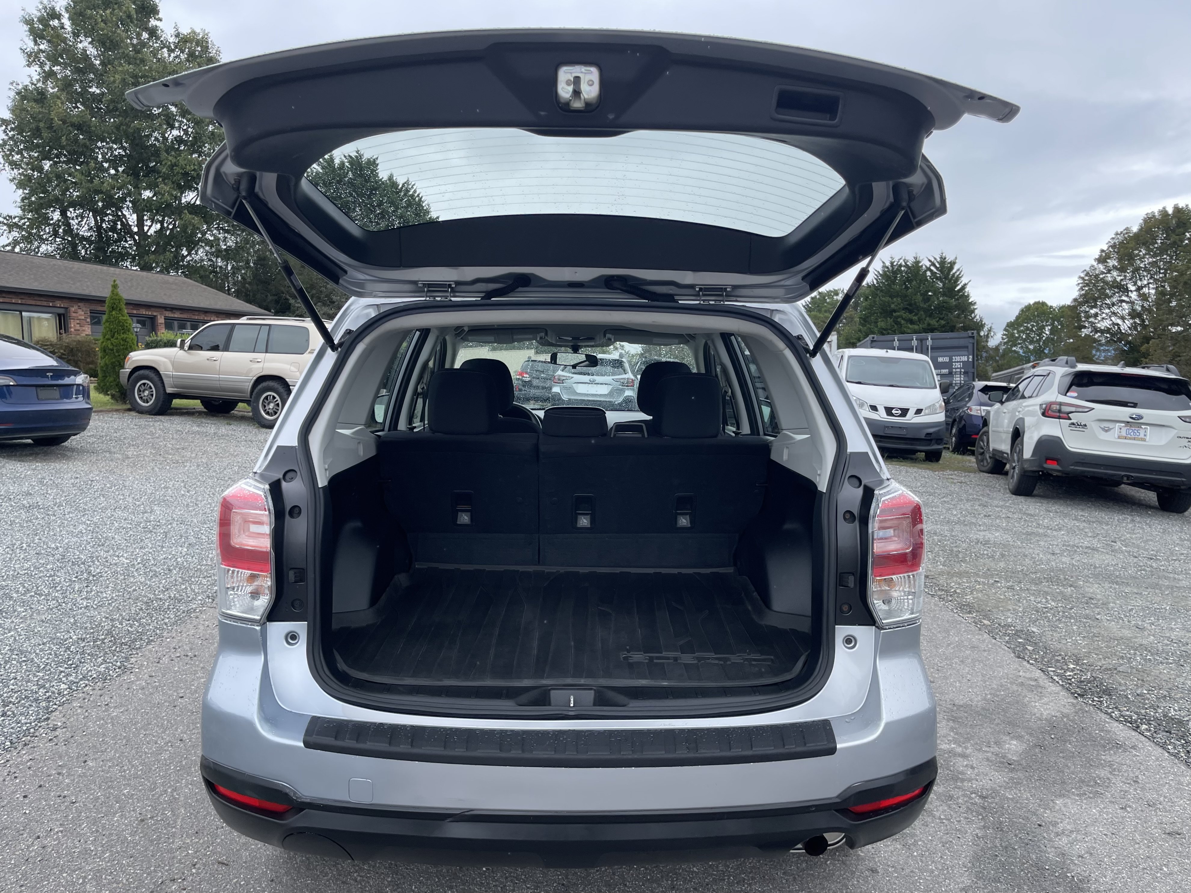 Used 2018 Subaru Forester 2.5i AWD/4WD image 13