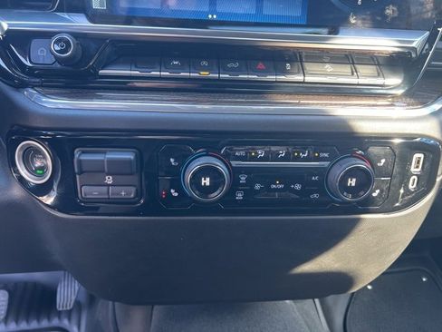 Used 2023 Chevrolet Silverado 1500 RST image 20