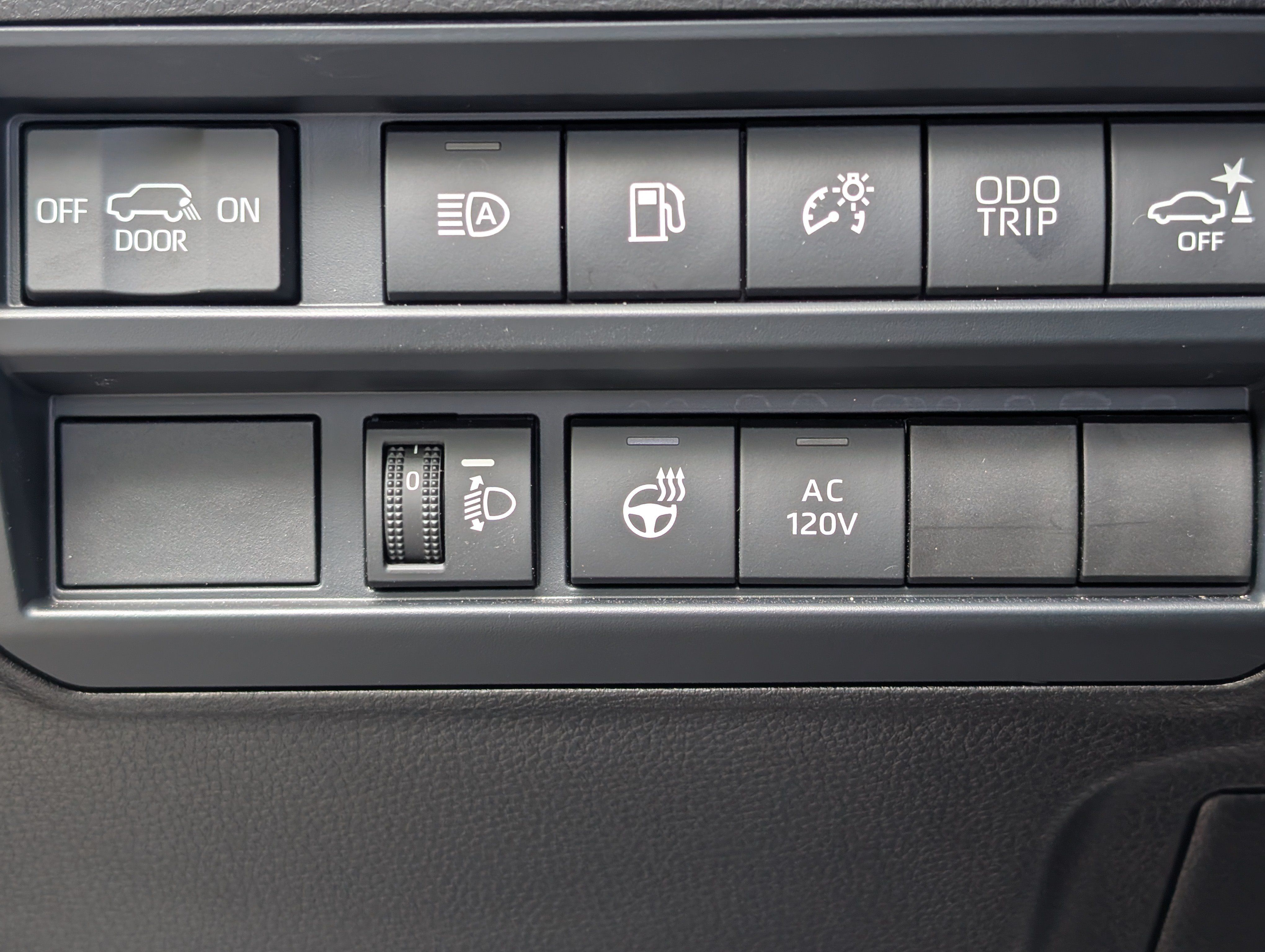 Used 2026 Toyota Sequoia Limited AWD/4WD image 38