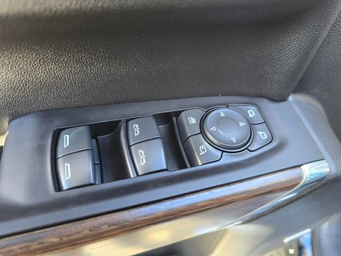 Used 2020 Chevrolet Silverado 1500 High Country w/ Technology Package image 26