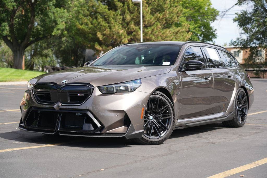 Used 2026 BMW M5 Touring AWD/4WD image 1