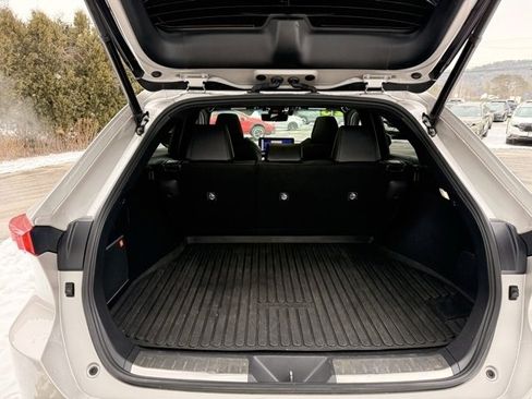 Used 2023 Toyota Venza Limited image 7