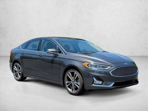 Used 2020 Ford Fusion Titanium FWD image 3