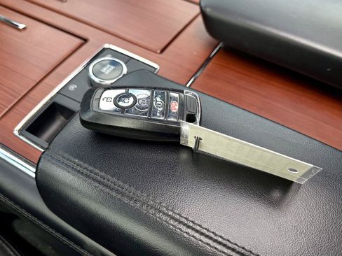 Used 2021 Lincoln Navigator Reserve AWD/4WD image 28