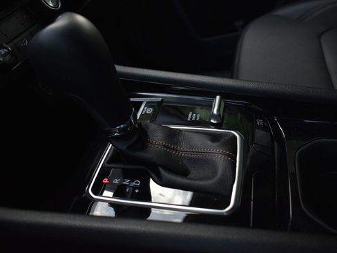 Used 2022 Jeep Compass Limited w/ Elite Group image 32