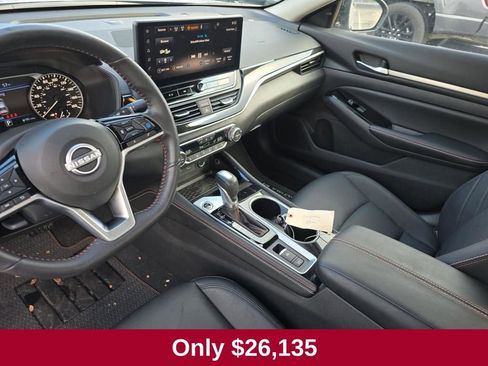 Used 2024 Nissan Altima 2.0 SR image 4