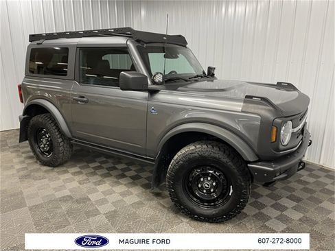 Used 2022 Ford Bronco Black Diamond image 1
