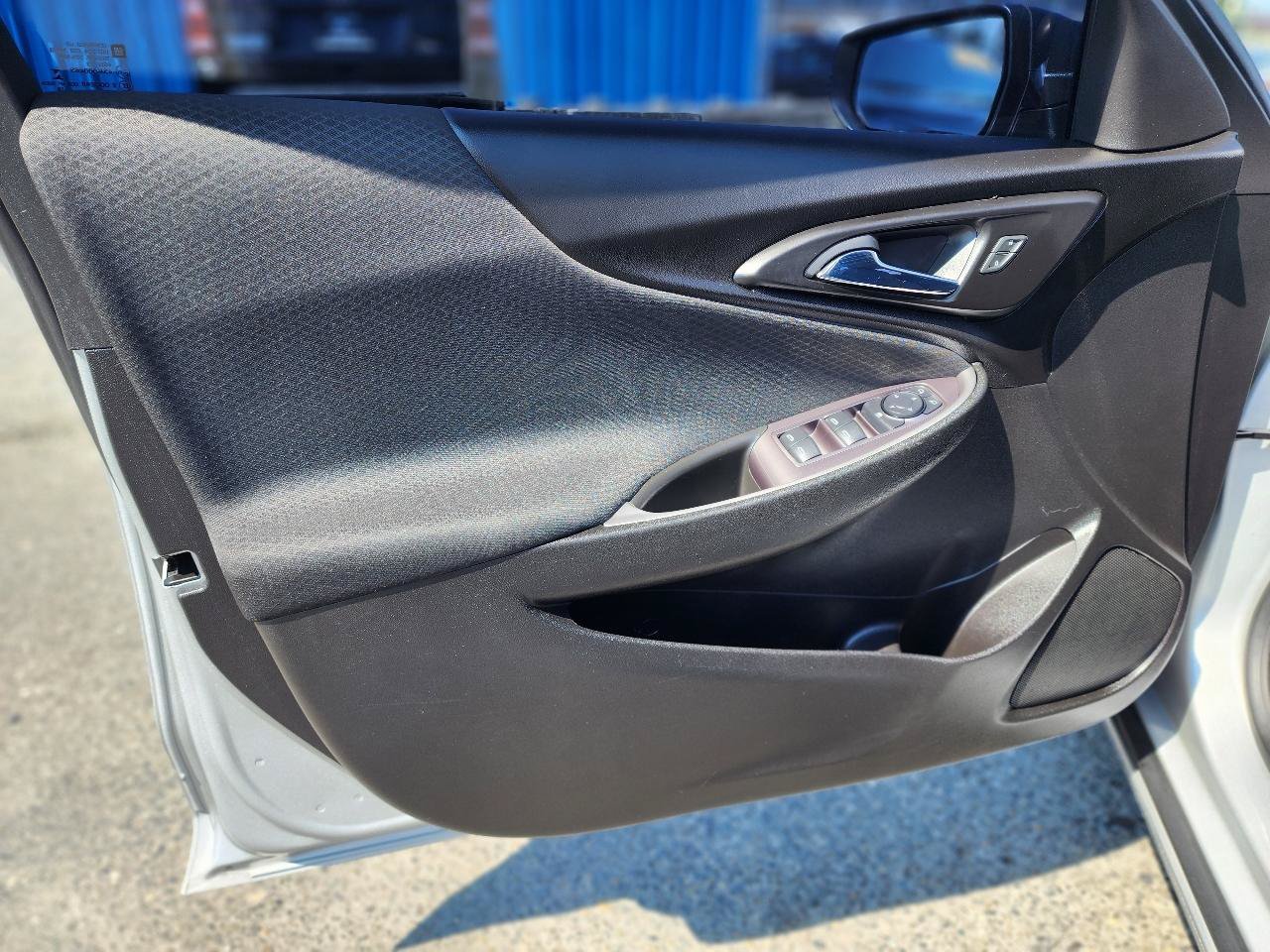 Used 2018 Chevrolet Malibu LS FWD image 12