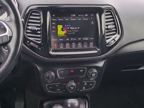 Used 2020 Jeep Compass Limited image 28