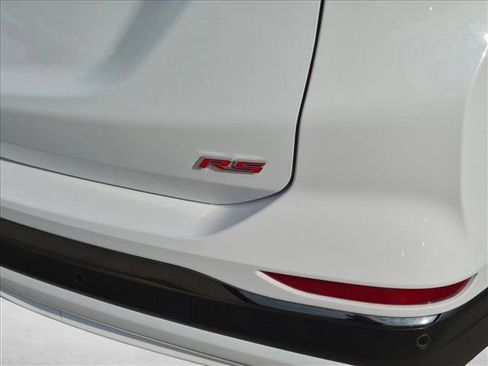 Used 2022 Chevrolet Equinox RS w/ LPO, Floor Liner Package FWD image 12