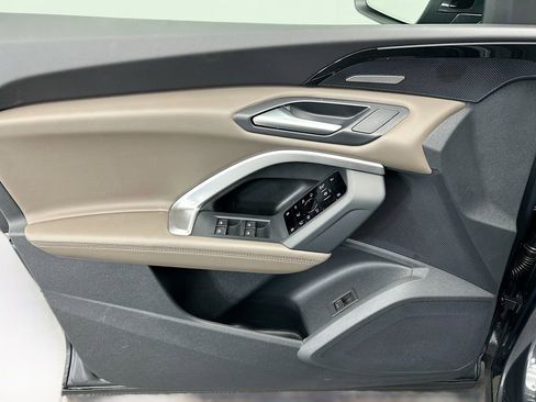 Used 2025 Audi Q5 2.0T Premium Plus w/ Premium Plus image 23