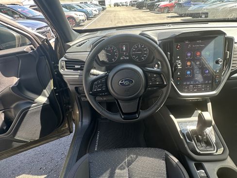 Used 2025 Subaru Forester Premium AWD/4WD image 19