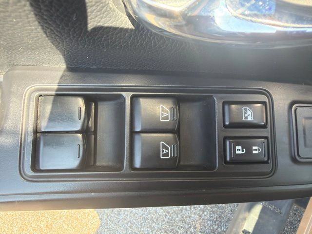 Used 2021 Nissan Titan PRO-4X w/ Pro-4x Convenience Package AWD/4WD image 17