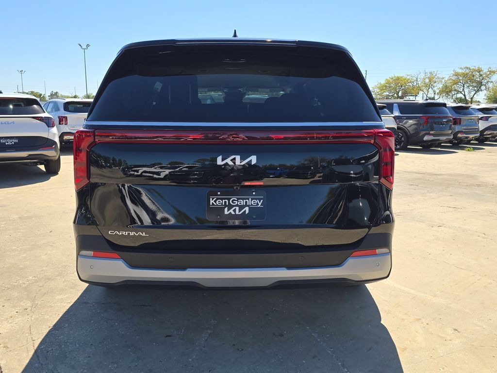 New 2026 Kia Carnival FWD image 7
