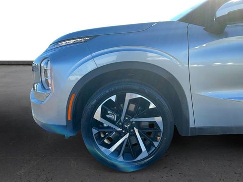 Used 2022 Mitsubishi Outlander ES image 13