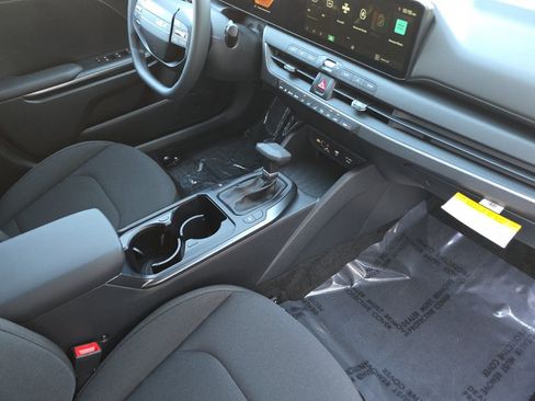 New 2026 Kia K4 LXS image 13